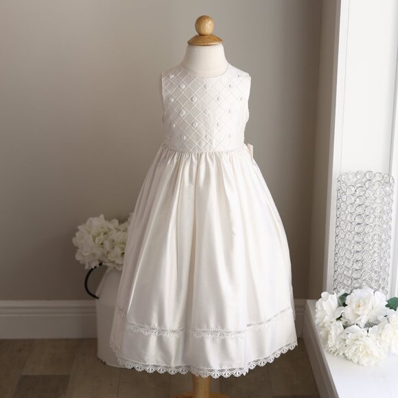 UNIQUE Ivory Flower Girl Dress Heirloom Boutique Special Occasion Size 4 NWT - Picture 1 of 6